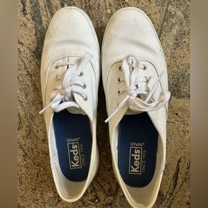 Selling gently used Keds tennis shoes